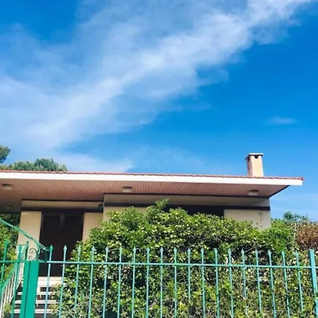 Charming In Dilesi With Private Garden 60 M² 公寓
